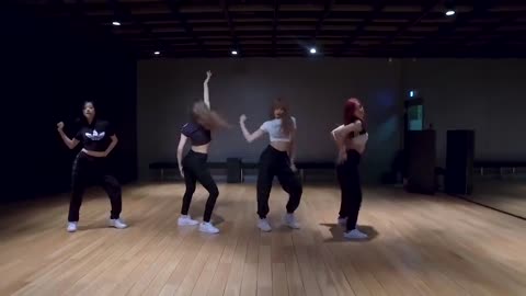BLACKPINK - '뚜두뚜두 (DDU-DU DDU-DU)' DANCE PRACTICE VIDEO (MOVING VER.)