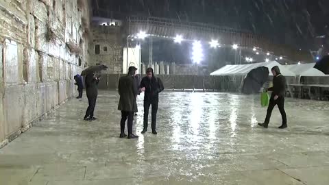 Snowstorm hits Jerusalem