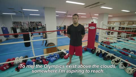 日本のボクサーは、ロープにオリンピックのボクシングで打ち砕かれた夢を恐れています