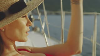 4K UHD Bikini Red Boat