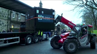 Giant pandas depart for China after 12 years in UK