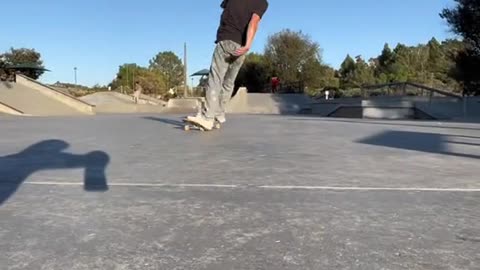 Filmed by some random girl with a fucked up ankle who’s finna wrastle. #skate #tricks #emo