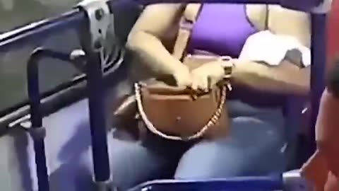 This girl used 200 IQ during BUSJACKING!!!!!