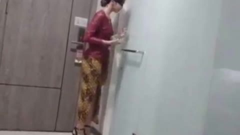 PEMERAN DALAM VIDEO VIRAL WANITA 'BERKEBAYA MERAH' BERHASIL DITANGKAP POLISI