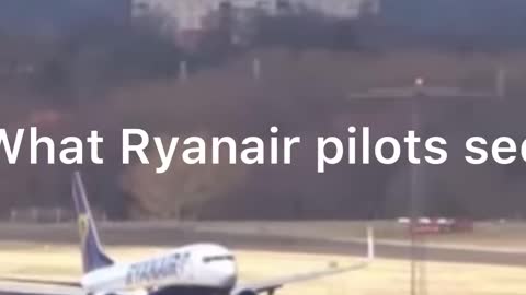 Ryanair Passenger vs Pilots meme #shorts