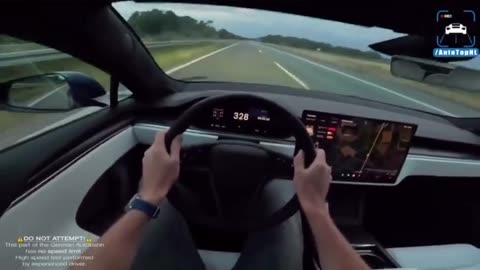 Driver hits top speed in a Tesla Model S Plaid