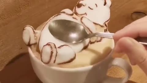 Artistic 3D latte art ￼ by latte artist Runa Kato