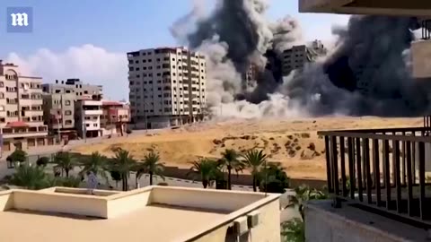 ►Moment of Israeli Airstrike in Gaza City Building