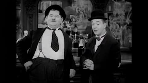Laurel and Hardy sing Trail of the Lonesome Pine