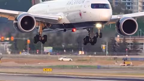 Gorgeous Dreamliner Evening Landing ｜ Planespotting at Vancouver Airport