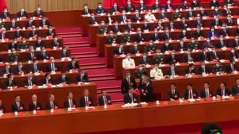 Xi has his predecessor Hu Jintao dragged out of the CCP conference during a live TV broadcast 👀