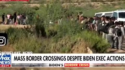 Illegal IMMIGRANTS just pouring right on in through American border.. EVERYONE IS WELCOME