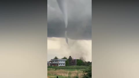 UMBELIEVEBLE!!! EF-3 Tornado Hits Andover, Kansas - Apr. 29, 2022