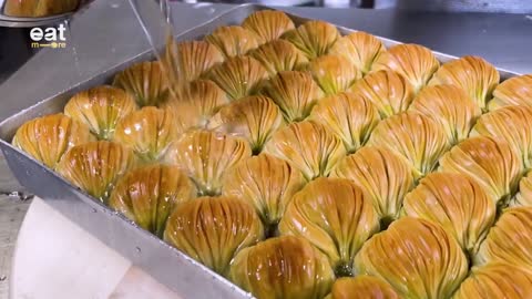 Crunchy Turkish Baklava _ Mussel Baklava