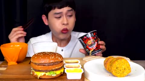 ASMR 고스트페퍼라면🥵트리플치즈버거 빅맥 맥너겟 뿌링클사이드 먹방Ghost Pepper Noodles With Cheese Burger Big Mac Nugget MuKbang