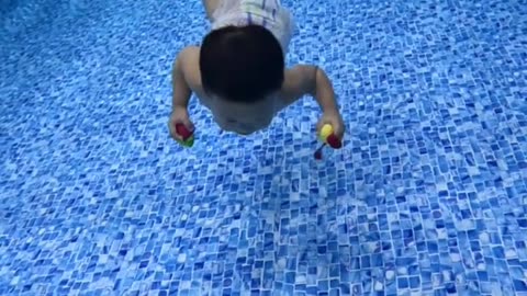 This little kid have awesome swimming skills #shorts