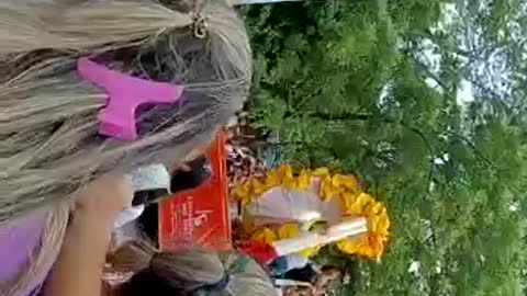 La reina de Cundinamarca se cayó de la carroza