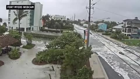 Storm surge timelapse rushes into Fort Myers, Florida