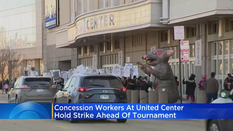 Concession workers at United Center hold strike