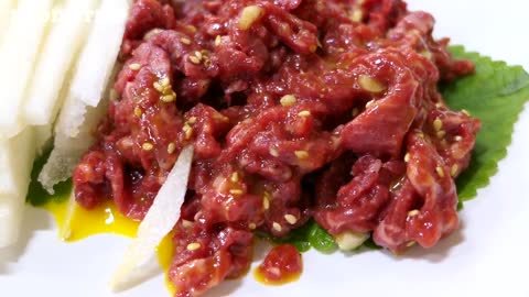 High Quality Raw Beef Steak Tartare 'Yukhoe' - Korean Food