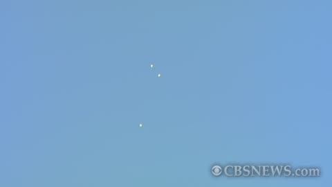 Ufo/Uap orbs in daylight.