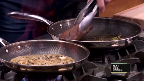 Gordon Ramsay Cooks Up a Simple Steak