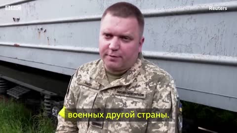 Поезд с "грузом 200". Украинские военные собрали тела российских солдат | Новости Би-би-си