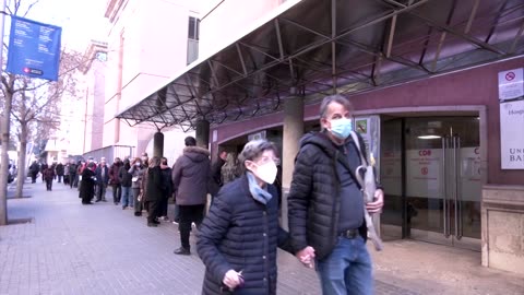 Spanish regions reintroduce masks as flu and COVID spike