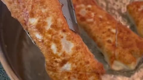 Pizza rolls 😮💨 #grubspot #pizza #cheese #food #foodtiktok