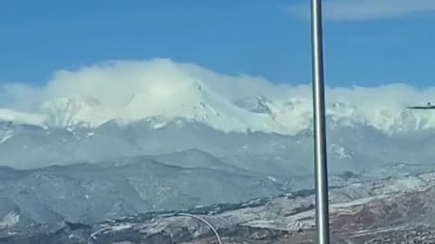 have a good day! #onlyinmycalvins #ByeByeSundayBlues #pikespeak #mountains #beautifulveiw