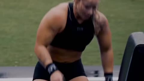 Dani Elle Speegle workout