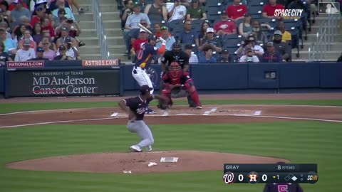 Jose Altuve successfully steals two bases