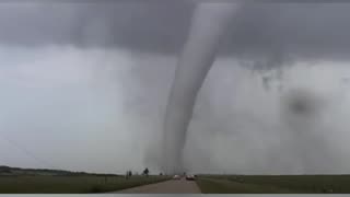 LOOK AT THESE BIG OL TORNADOES