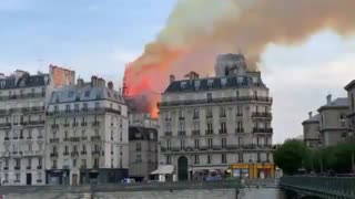 Increíbles imágenes del incendio en la Catedral de Notre Dame