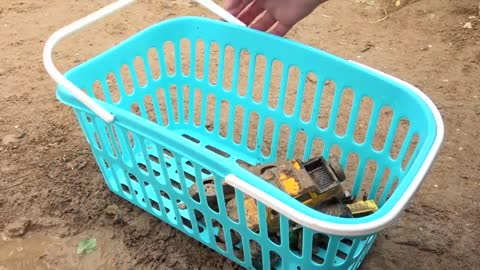 Fine Toys Construction Vehicles Looking for underground car