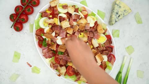 How to Make a BLT Salad