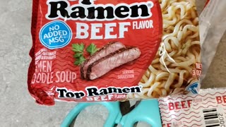 Eating Nissin Top Ramen Beef Flavor, Dbn, MI, 10/13/23