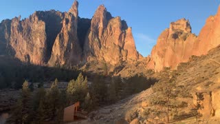Central Oregon – Smith Rock State Park – Down the Canyon Trail – 4K