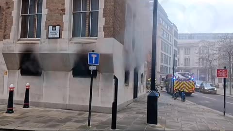 Old Bailey Court House evacuated following series of explosions and smoke in nearby building