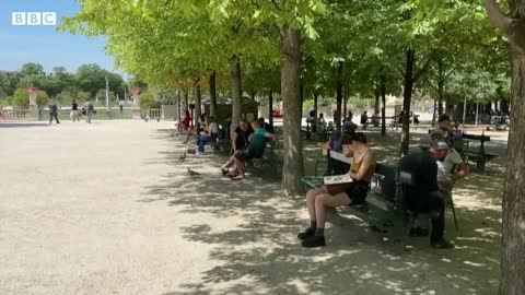 Heatwave across Europe sees Spain and France swelter - BBC News