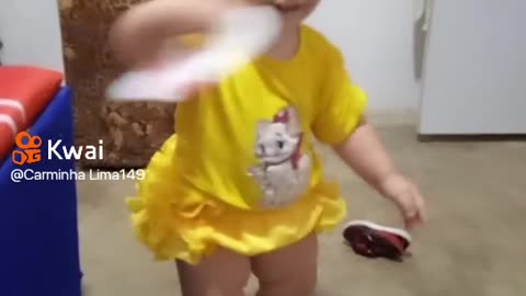 baby dancing funny
