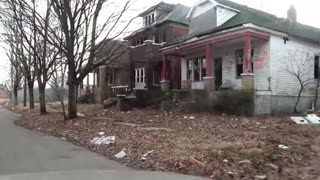 DETROIT'S STAGGERING ABANDONED HOUSE FOOTAGE