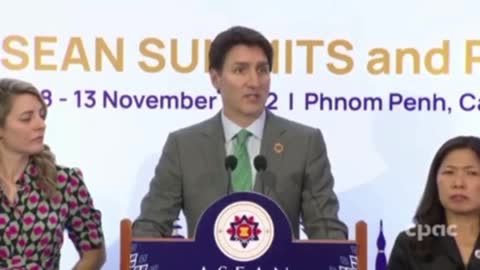 Trudeau gives rambling answer when asked about CCP's genocide of Uyghurs