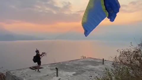 Let paragliders be your wings and fly freely