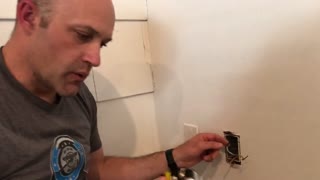 DIY replace electrical outlet