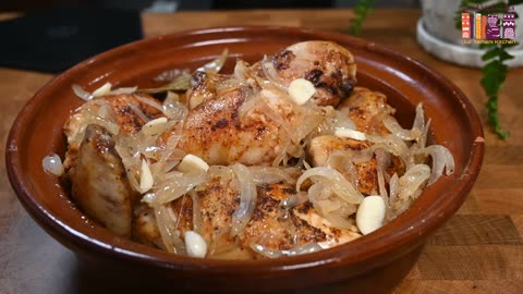 Cooking chicken with onions! SO delicious and EASY recipe