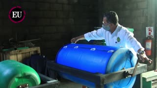 Los muebles de plástico que fabrican en Henequén.