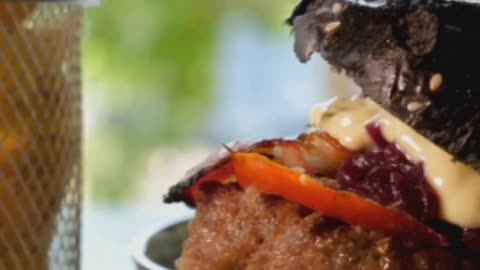 Ramen Burger: The Unexpected Fusion You Didn't Know You Needed! #shorts #viral #foodhacks