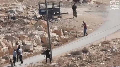 Una ONG israelí difunde un vídeo en el que un colono israelí dispara a un palestino desarmado