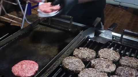 KL Foodie Must try Grilled Burger in KL!